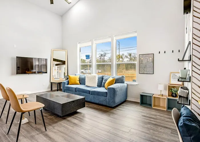 Holiday Three-Bedroom Home