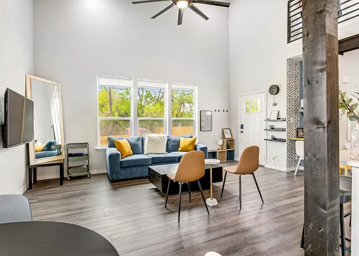 Holiday Three-Bedroom Home